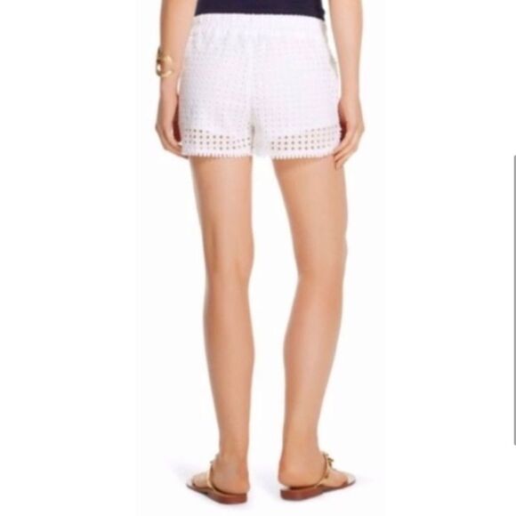 Lilly Pulitzer White Eyelet Short Pull On - Picture 9 of 9